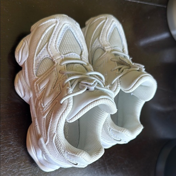 New Balance Kids' Cream Sneakers - Picture 2 of 2